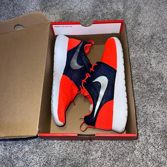 Nike Rosherun Custom Painted Galaxy - Picture 3 of 8